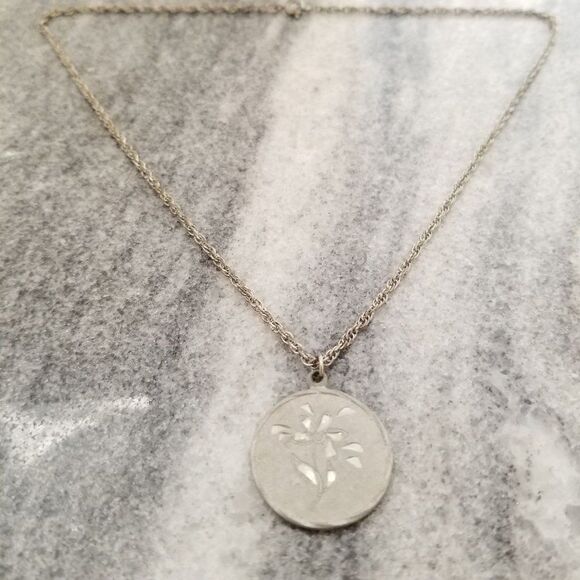 Vintage Kelly Waters Hand Engraved Pewter Pendant Necklace, Silver Tone, Estate - Picture 4 of 4